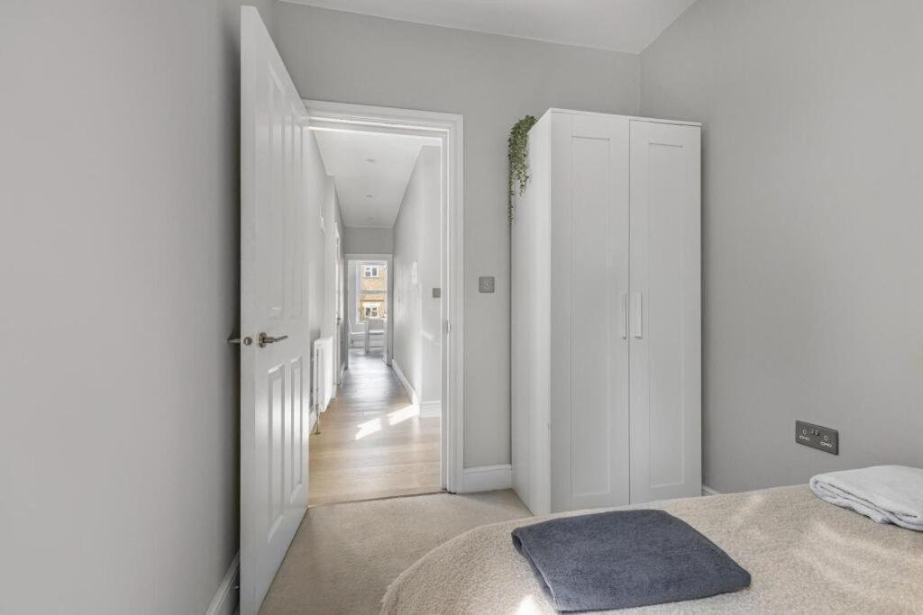 Brilliant 2 Bed Apartment - Spacious, Central & Well-Connected Londres Extérieur photo